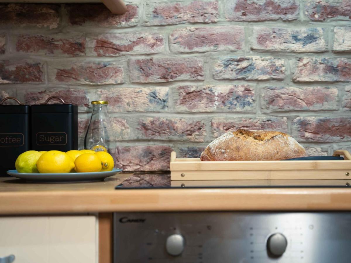 Pass The Keys Amazing, Newly Renovated 5Bedroom House Sleeps 10 Scarborough Eksteriør bilde