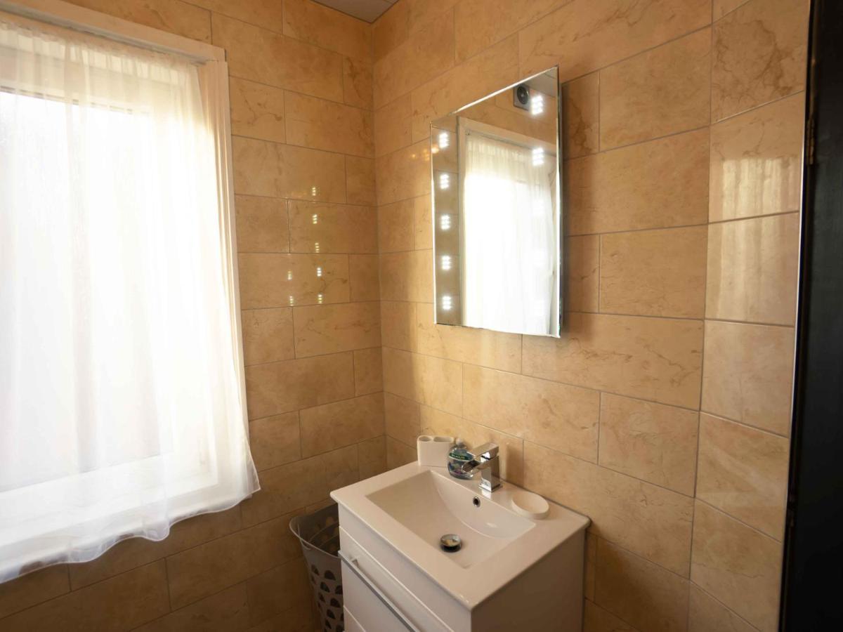 Pass The Keys Amazing, Newly Renovated 5Bedroom House Sleeps 10 Scarborough Eksteriør bilde