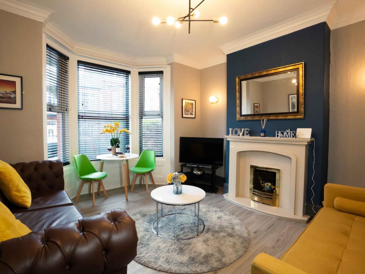 Pass The Keys Amazing, Newly Renovated 5Bedroom House Sleeps 10 Scarborough Eksteriør bilde
