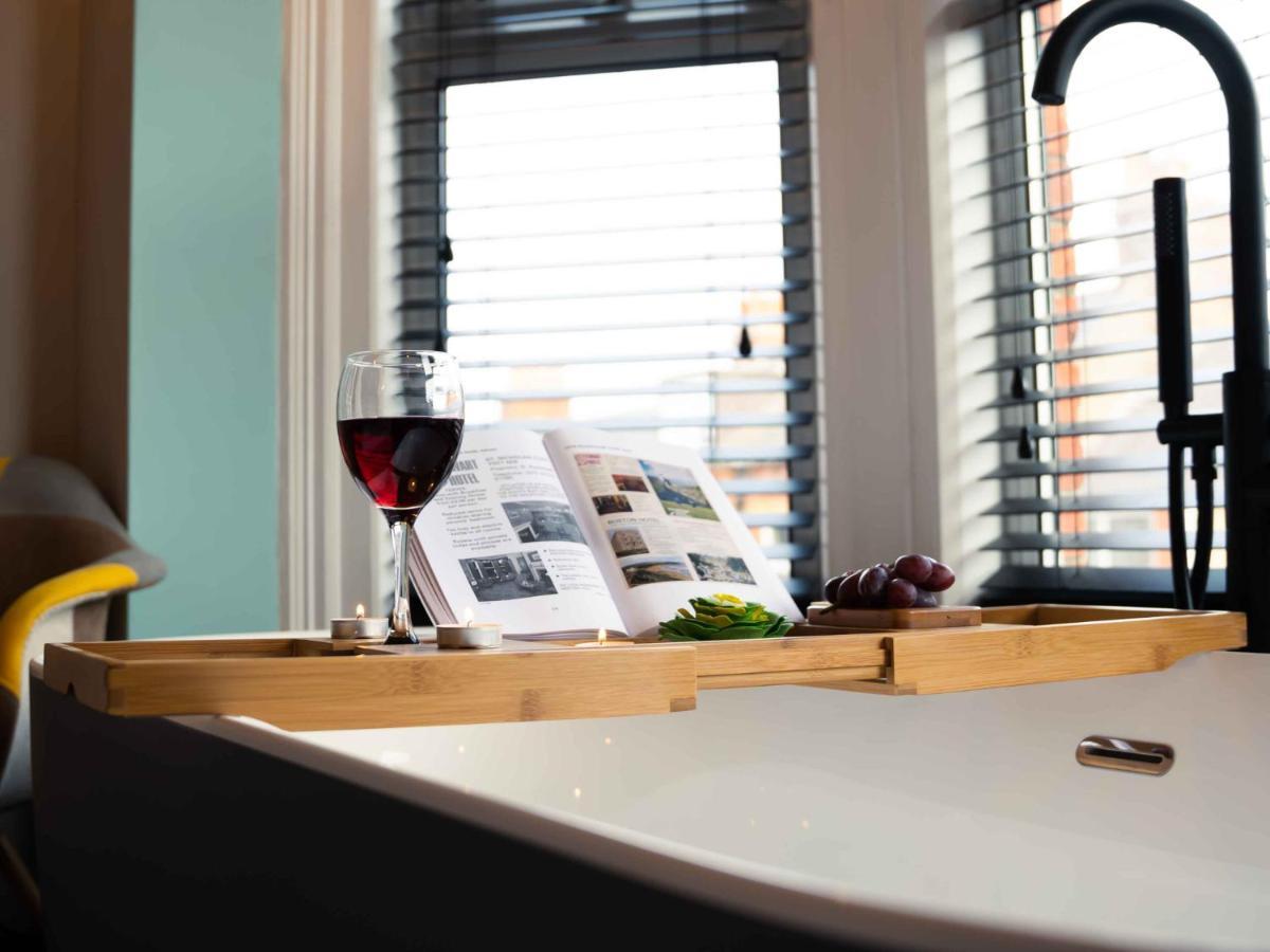 Pass The Keys Amazing, Newly Renovated 5Bedroom House Sleeps 10 Scarborough Eksteriør bilde