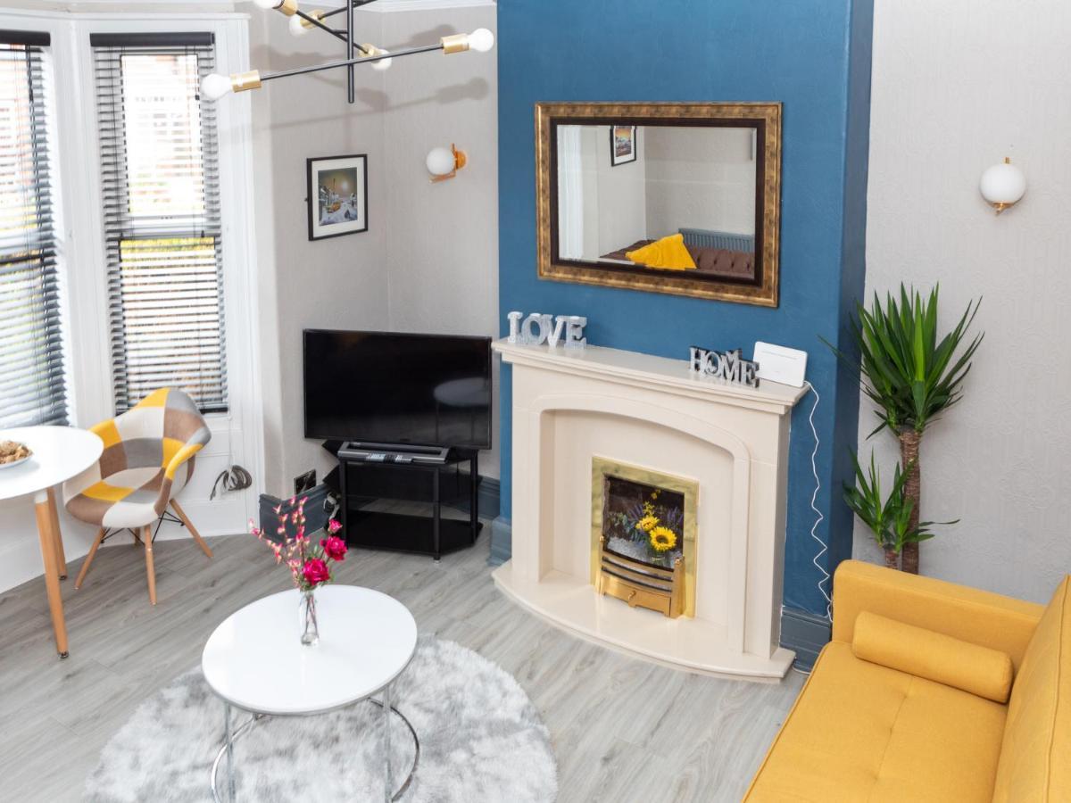 Pass The Keys Amazing, Newly Renovated 5Bedroom House Sleeps 10 Scarborough Eksteriør bilde