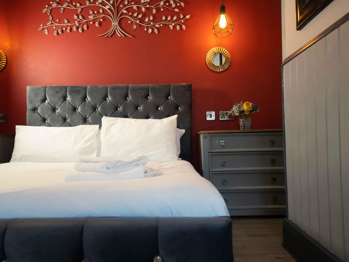 Pass The Keys Amazing, Newly Renovated 5Bedroom House Sleeps 10 Scarborough Eksteriør bilde
