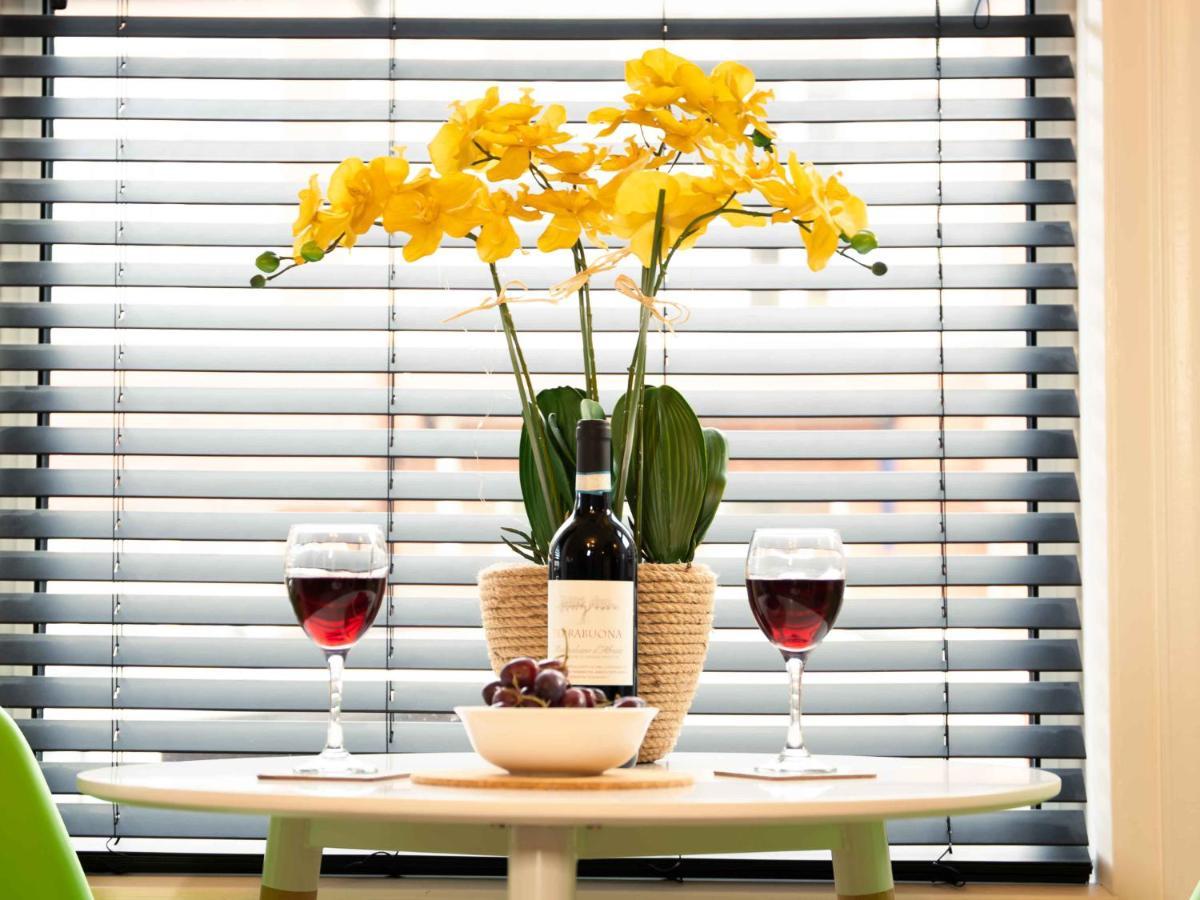Pass The Keys Amazing, Newly Renovated 5Bedroom House Sleeps 10 Scarborough Eksteriør bilde