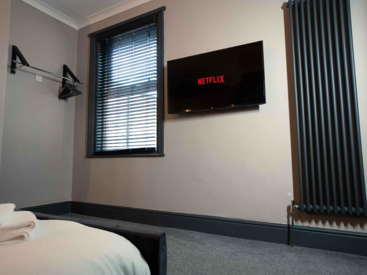 Pass The Keys Amazing, Newly Renovated 5Bedroom House Sleeps 10 Scarborough Eksteriør bilde