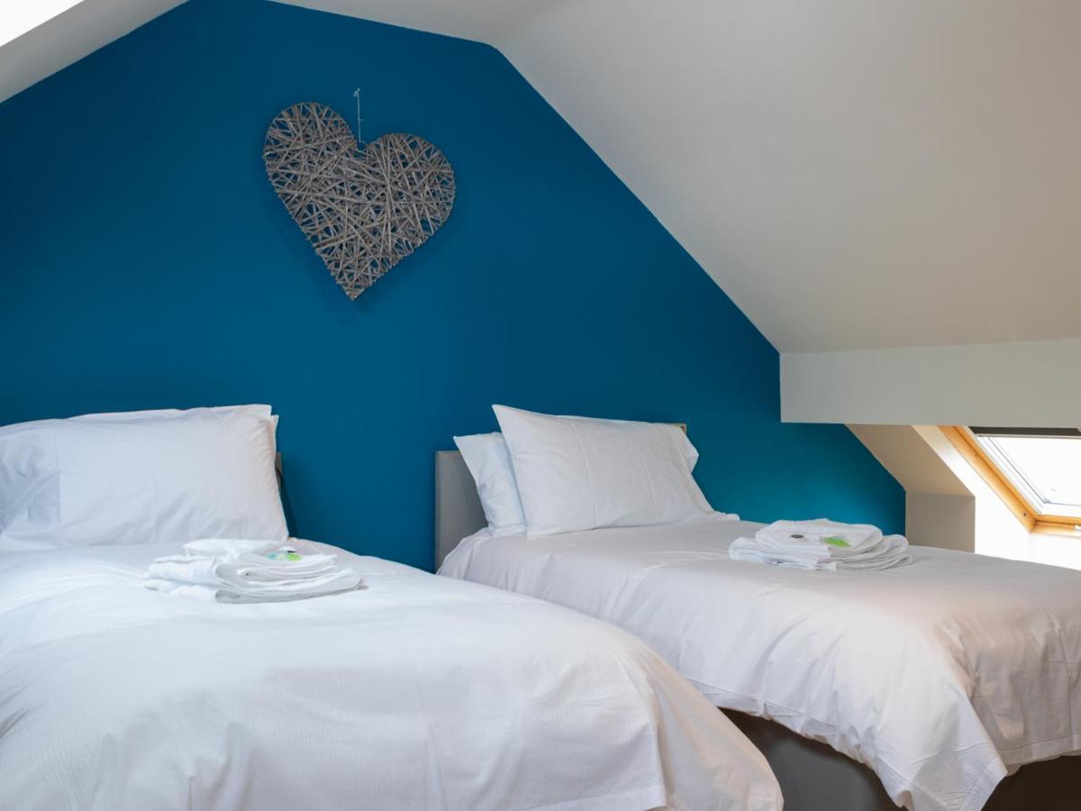 Pass The Keys Amazing, Newly Renovated 5Bedroom House Sleeps 10 Scarborough Eksteriør bilde