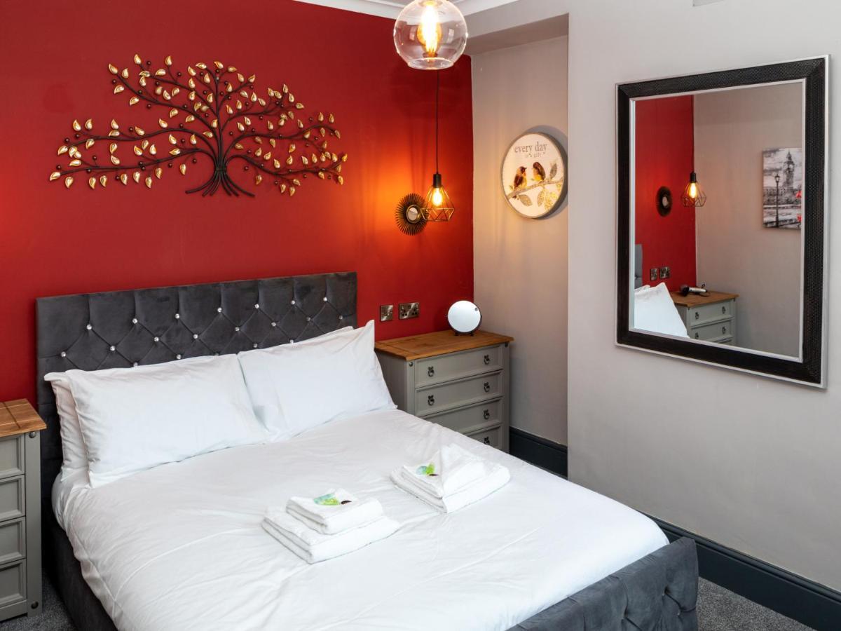 Pass The Keys Amazing, Newly Renovated 5Bedroom House Sleeps 10 Scarborough Eksteriør bilde